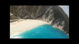 preview picture of video 'Lixouri paramotor! Flying over Myrtos Beach Kefalonia!!'