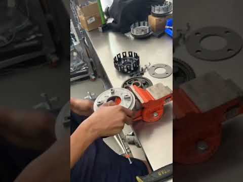 Replace OEM clutch basket with bellit basket kit🦿🦾⚒️ #yamaha #yfz350 #banshee #mambo_performance