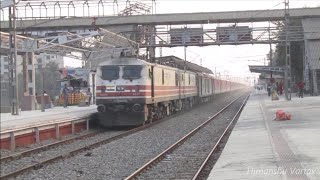 preview picture of video 'Dust Strom by Fastest Rajdhani Train of India'