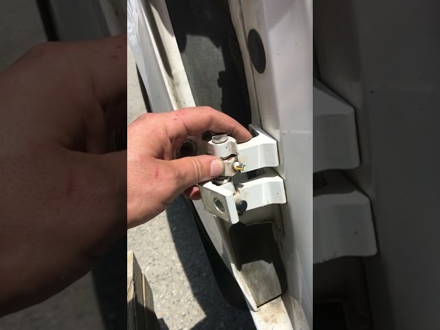 Петли Двери Тигуан