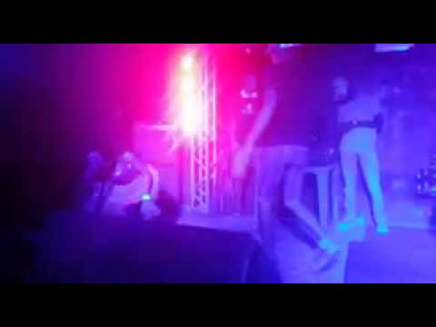 MC LEO DA NET E DJ 15KG AO VIVO NUM PAGODE DA PRESSÃO