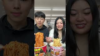 Download lagu Lunch at a Korean convenience store with @Cookim97 🍜 mp3