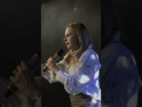 Aos Olhos do Pai 💕 #CristinaMel #DiantedoTrono