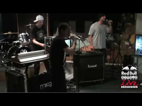 Honey Claws performs "E-Sticker" at Red Bull Studios