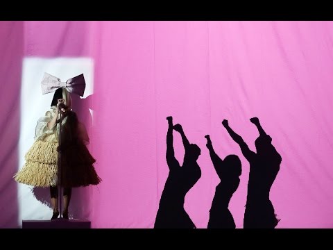 Beatriz Luengo imita a Sia - Tu Cara Me Suena