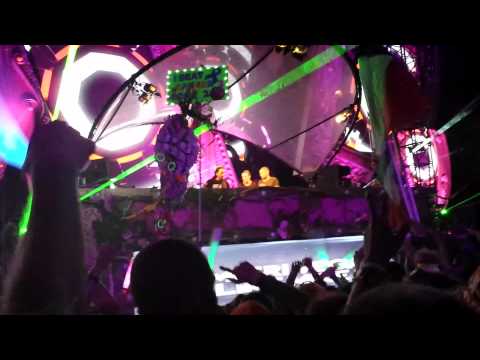 3 are legend at tomorrow world 2014