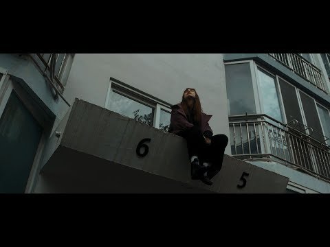 雨のパレード - Walk on (Official Music Video)