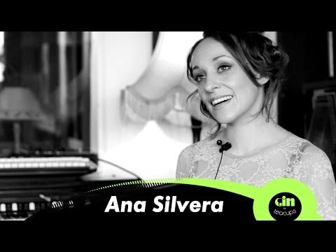 Ana Silvera @ Gin in Tea Cups acoustic sessions