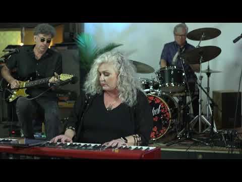 Rachel Brown & The Beatnik Playboys performing Blue Diamond|Live from Akron Recording Company|AMHP