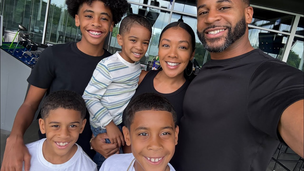 The Ellises are finally Home Alone