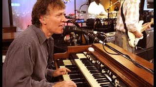 Video thumbnail for Steve Winwood: Lesson on the Hammond B-3 by GNAV TV