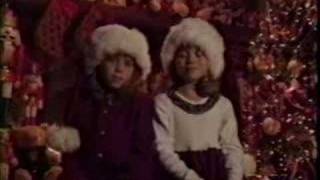 Mary-kate And Ashley Olsen - Santa Knows Where You Are