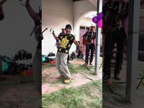 El Bazucazo complaciendo a nuestro público de suntelaq San Miguel Acatan