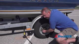 Changing a Flat Boat Trailer Tire | BoatUS Magazine