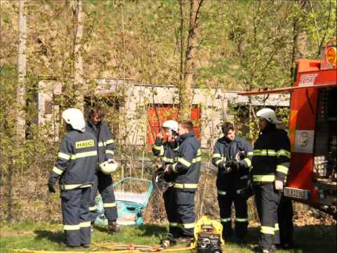 Ukázka Dopravní Nehody (vyproštění zaklíněné osoby)