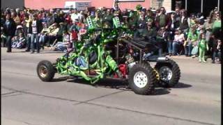 preview picture of video 'New London St patty's Day Parade go Kart'