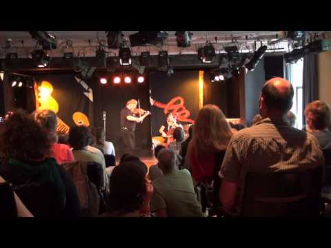 Alasdair Fraser and Natalie Haas - The Pitnacree Ferryman (2/4)