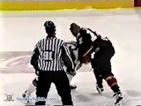 Bill Guerin vs Jarome Iginla Oct 24, 2002