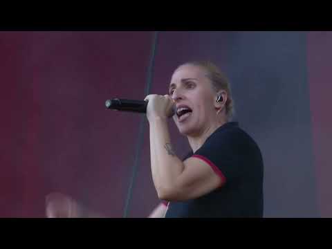 Fermin Muguruza signa un concert multitudinari al Cruïlla