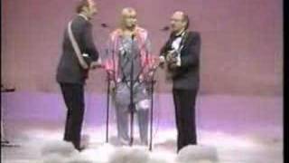 Puff the Magic Dragon - Peter Paul &amp; Mary Live