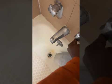 Priceline - Hotel been out of water since yesterday - Image 3