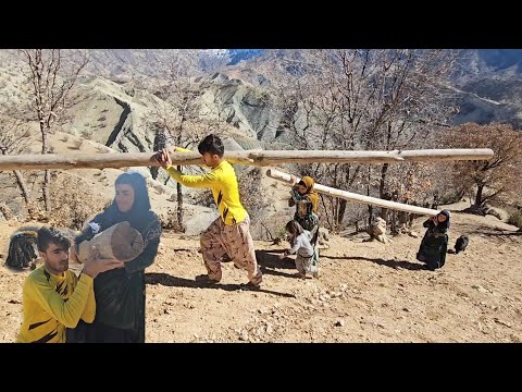 L'ascension la plus difficile ! 🏔️ Transporter des troncs au sommet pour notre toit 🏠💪