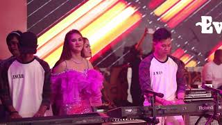 Download lagu EVI MASAMBA - 02 RESESI DUNIA - LIVE MURUNG RAYA mp3