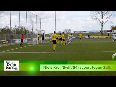 Niels Krol scoort de 0-1 voor Swift'64 tegen SV Zalk