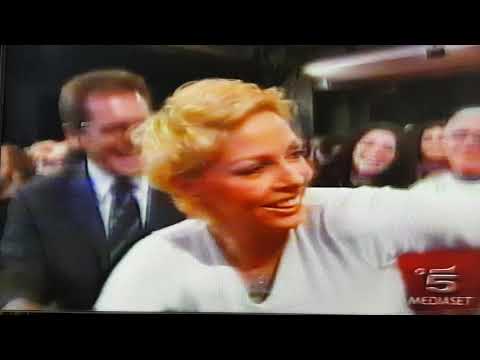 Paolo Bonolis "uno contro tutti" - gaffe scambio Ela Weber Brigitte Nielsen