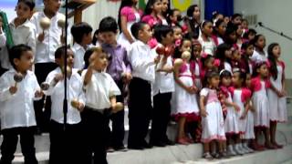 preview picture of video 'popurri coro de niños IPUC Central Barranquilla'
