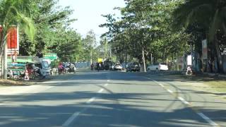 preview picture of video 'Van ride away from Amara Resort, Ngapali, Burma, 2015-01-23'