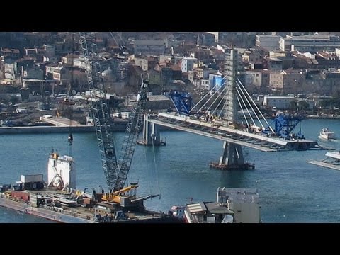 Metro bridge construction over Golden Horn Istanbul - Liebherr Crane
