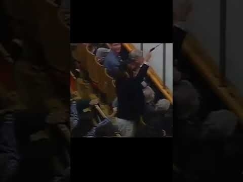 Mike Gartner, Fan Participation! 🤣 (Leafs vs Canucks 1994 Playoffs) #leafs