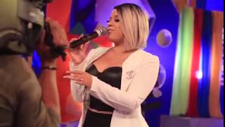 La Insuperable cantando me Subo arriba en vivo