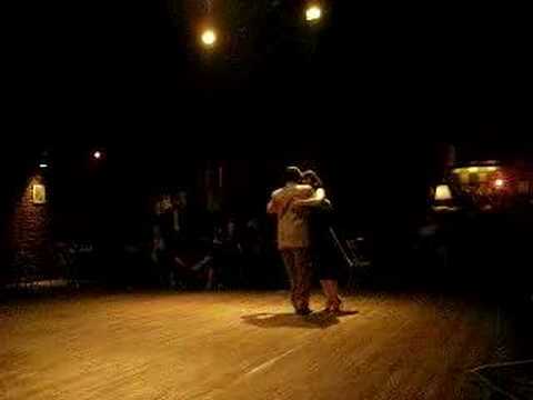  Alejandro Hermida  and  Inés Muzzopappa  are  dancing  to  the  milonga  "  Milonga De Mis Tiempos  "