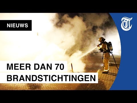 Angst in Den Haag: voertuigen in vlammen op