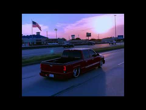 Los Collares-Oscar Maydon x El Padrinito Toys/concert hall