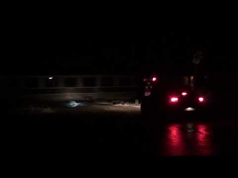 Tren IR1765 Iasi - Timisoara Nord trece pe la bariera in Stroiesti cu 40-0194-3 - 28.11.2020