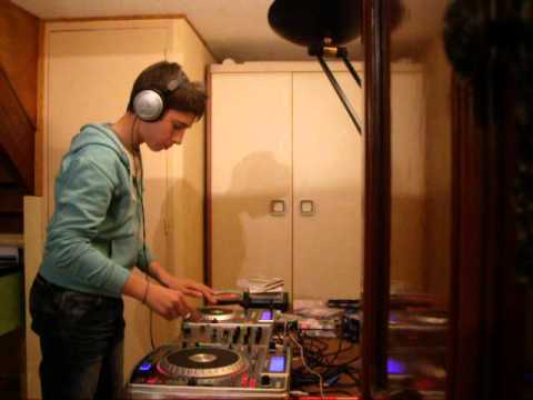 Nicky Minaj vs Mike Candys vs Michael Calfan / Starship Ressurection 2012