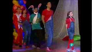 LA BRUJITA TAPITA Y LA ESCUELA DE MUÑECOS