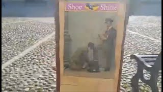 Shoeshine and small talk in italian