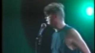 Titãs, Flat Cemiterio Apartamento, ao vivo no Hollywood Rock de 92