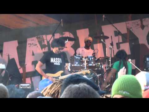 Rootz Underground - Herb Fields (Live at California Roots Festival 2013)