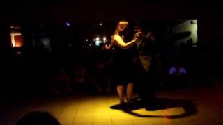 Fernando Sanchez y Ariadna Naveira bailan en Practica 8