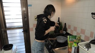 ウインナー丼作った【まなちゃん飯】