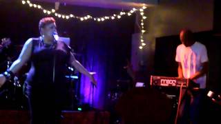 Silhouette Brown - Leave a Note ( Live) 11-23-2010