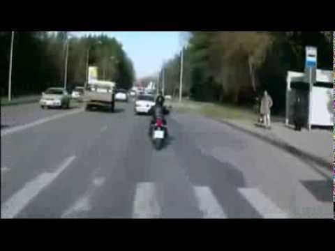 Wjechał prosto w policje