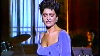 Mia Martini in Mi ritorni in mente di Lucio Battisti