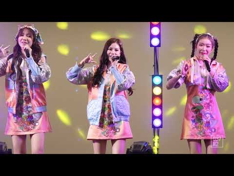 211211 BNK48 Jaa - 365 Nichi no Kamihikouki @ Pop-Up Mini Concert, MBK Center [Fancam 4K 60p]