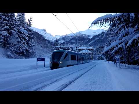 TRENI REGIONALI NELLA NEVE SULLA LIMONE Pte. CUNEO. 8 - 2 - 2014-15. E  7 - 2 - 2015.